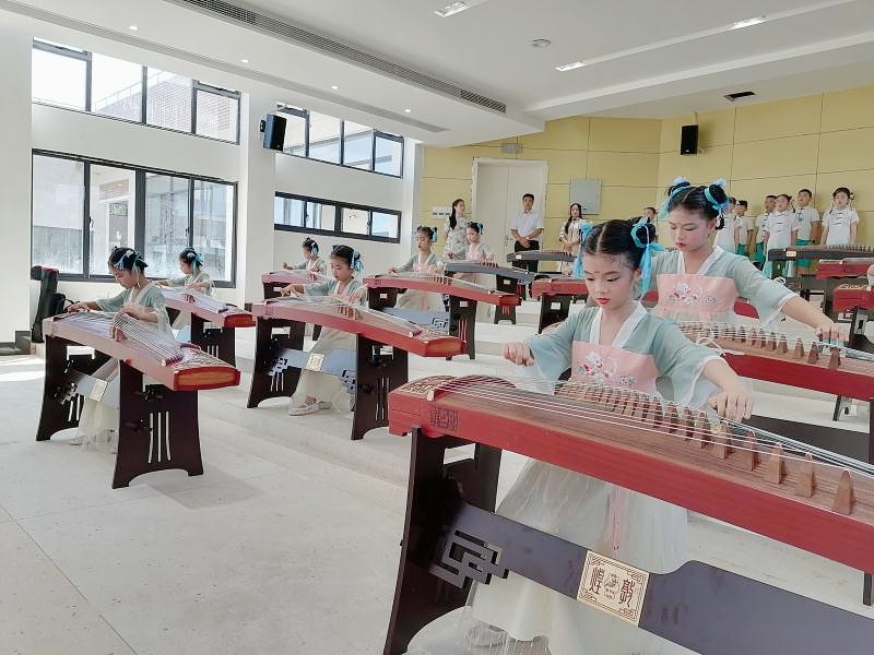 1632731444591387.jpg 6丁香小学筝乐团精彩汇报演出1.jpg